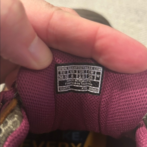 NWOT Keen Targhee III Waterproof Hiking Boots Size 8 brown purple contrast color - Picture 7 of 9